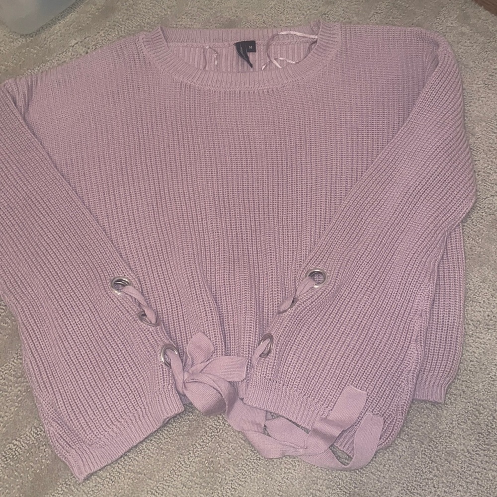 Mauve Pink Sweater with lace up sleeves